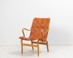 Armchair "Eva" by Bruno Mathsson and made by Firma Karl Mathsson. The Eva chair, model Mi 427, was designed in 1941