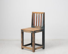 Charming folk art chair from Hälsingland in Sweden. The chair is made during the early 1800s in Swedish pine. It has the original paint