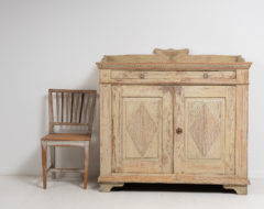 Unusual genuine Swedish sideboard from around year 1800 in the transitional time between the gustavian and empire periods