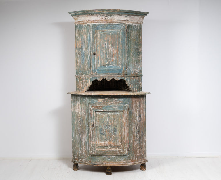 Country Home Corner Cabinet