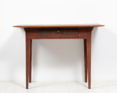 Gustavian country home desk with straight tapered legs. The table is a Swedish country home furniture from around 1820 to 1840