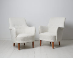 Carl Malmsten Samsas armchairs for O.H. Sjögren from the mid 20th century. The chairs are a Swedish modern classic