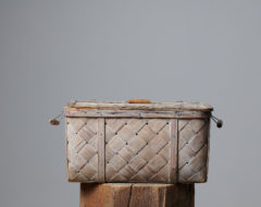 Antique wood shavings box from Sweden. The box is woven by hand from wood shavings and has the white original paint with authentic wear