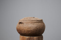 Unusual large root basket with a lid from northern Sweden. The basket is from the first part of the 1800s and an authentic antique example