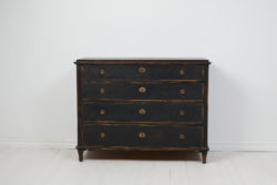 Antique Swedish gustavian commode from the first years of the 19th century, around 1810. The commode has a classic straight shape