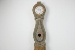 Country long case clock from Sweden made during the 19th century, around 1820 to 1840. The clock is an antique northern Swedish country furniture