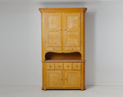 Rare antique country cabinet from the mid 19th century, the cabinet is dated "1846" at the back. The cabinet is a genuine country house furniture