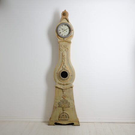 Antique long case clock from northern Sweden made around 1820. The clock has its origin in northern Sweden, in the county Norrbotten