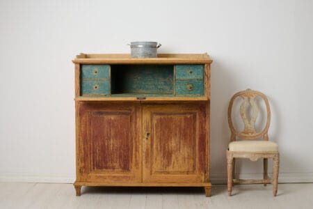 Swedish country secretary desk in gustavian style from around 1850. Beautiful and genuine country furniture made by hand in solid pine in northern Sweden.