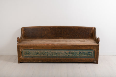 Primitive folk art bench from southern Sweden. A so called Fållbänk. The bench is in untouched original condition with original paint.