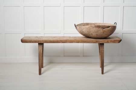 Rare genuine root bowl from northern Sweden made during the first few years of the 19th century, around 1810 to 1820. The bowl is untouched with an attractive patina