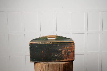 Antique Swedish flour box made by hand in solid pine. The box is from northern Sweden and made around the mid 19th century, 1840 to 1850.