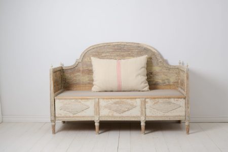 Antique Swedish sofa in gustavian style. The sofa is a genuine country house furniture made by hand around 1820 in northern Sweden